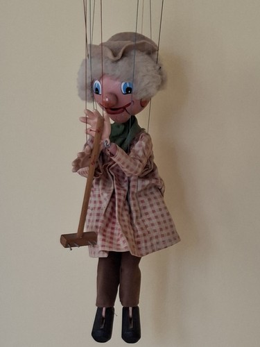Pelham puppet marionette - pelham,