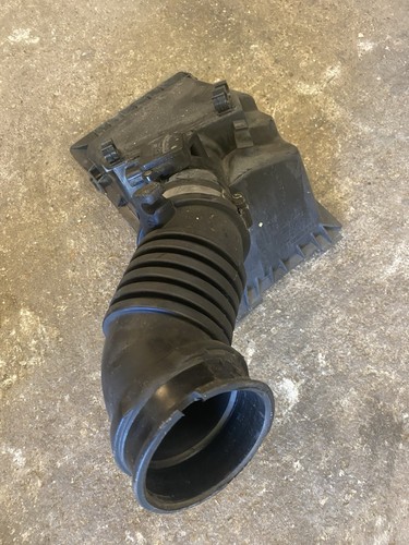 Subaru airbox top and pipe - airbox,