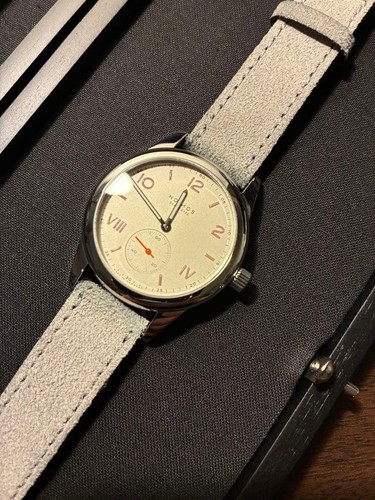 Nomos glashütte club - nomos, campus