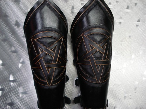 Leather gauntlet black metal - leather,