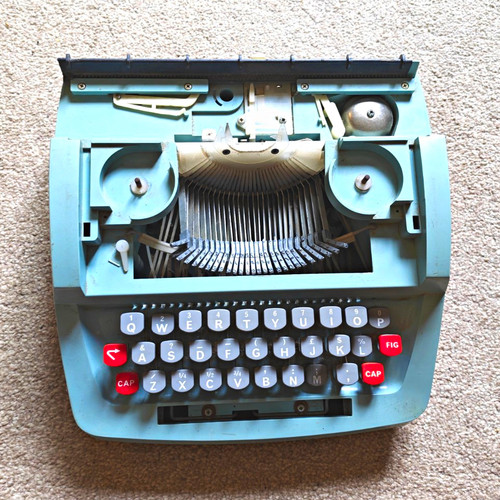 Vintage typewriter petite - vintage,