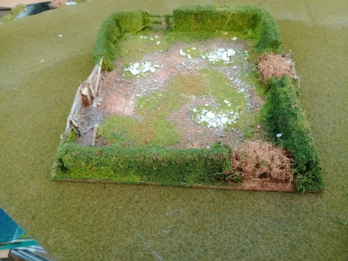 Enclosed field 28mm - field,
