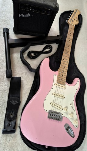 Nevada baby pink stratocaster - nevada,