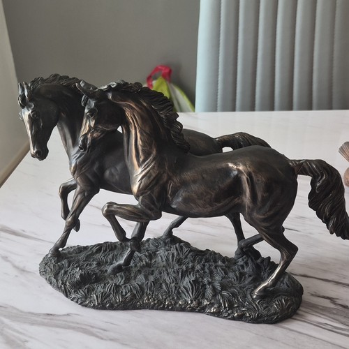 Bronze tone resin - bronze-tone,