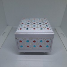 Vintage Lady Mate White