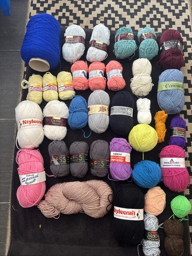 Yarn wool job lot - /, bundle