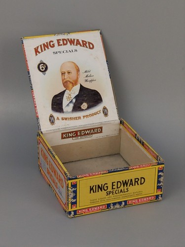 Vintage wooden cigar - cigar, box