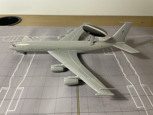 Skyline 200 raf boeing e - skyline, 3