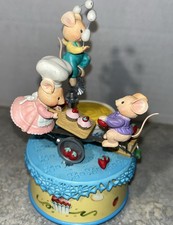 1994 Enesco Music Box Baking
