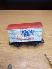 Hornby Box Van, Mighty White
