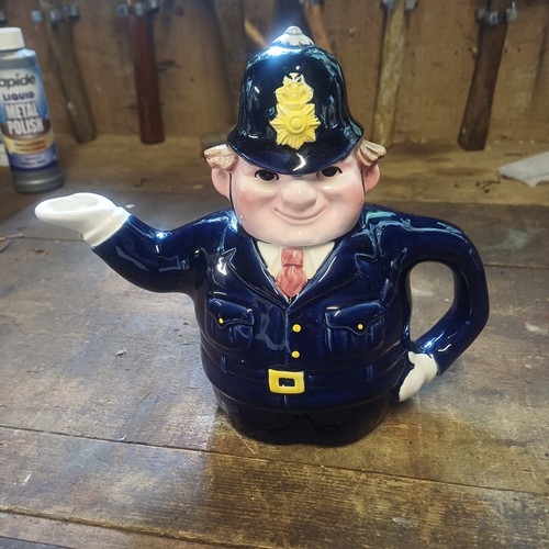 Policeman teapot - policeman,