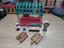 2018 Knapford Train Station, Wooden Railway Thomas & Friends Tank Engine P&P