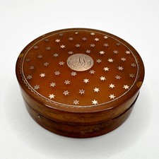 GEORGE III PIQUE SNUFF BOX