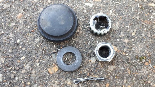 Rear hub nut - locking, kit