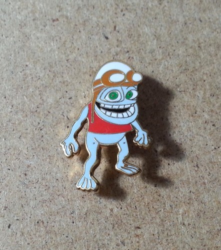 Burnley rare enamel - rare, football