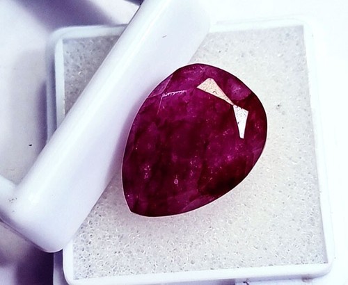 Pear cut natural red - red, beryl