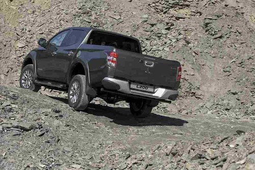 Mitsubishi l200 double cab - double,