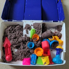 Kinetic Sand Storage Case with Toy Play Accessories Bundle