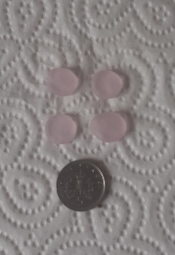 Small pink pieces - small,