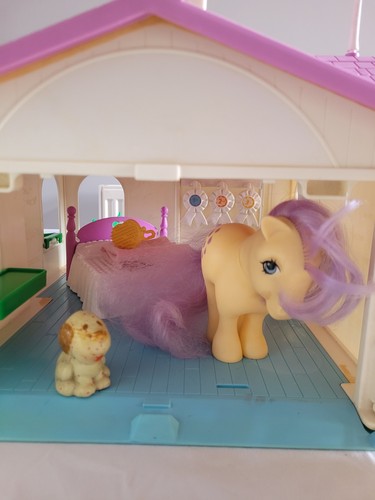 Little pony show stable - little,