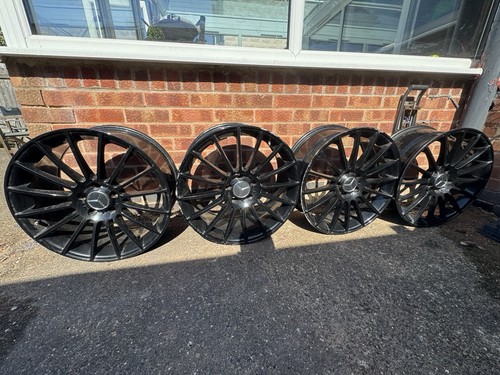Mercedes benz black - 19”,