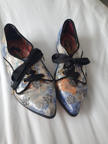 Irregular choice size flats - choice,