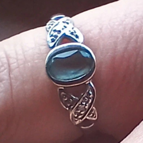 White gold topaz and diamond - white,