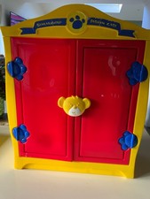 build a bear wardrobe portable yellow and red excellent condition