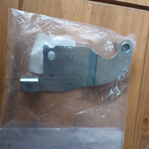 Whirlpool fridge freezer hinge - whirlpool,