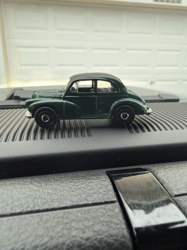 Morris minor saloon two door - morris,