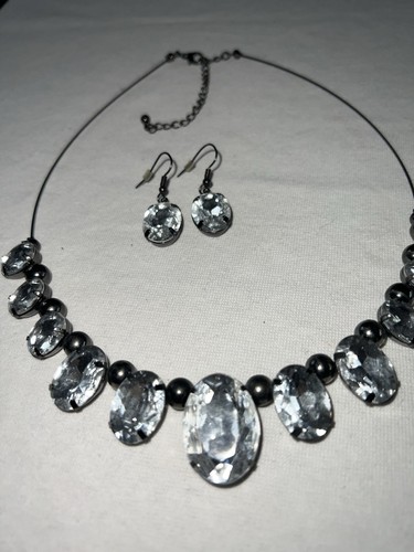 Clear gemstone earring - clear,