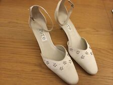 Beautiful Ivory Wedding Shoes -Duchess Satin -UK 6 -Used but fantastic Condition