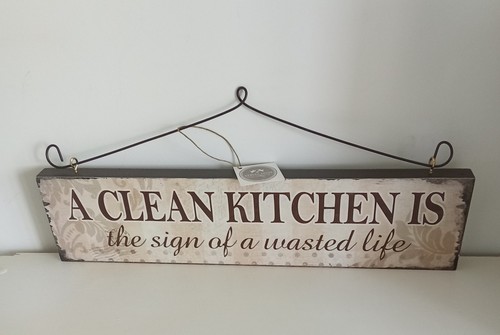Shabby chic clean kitchen - chic,
