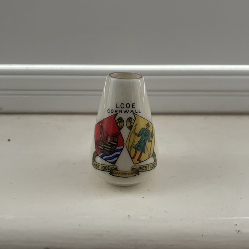 Carlton china crested ware - w&r,