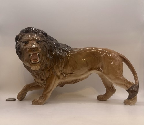 Beswick lion standing - beswick,