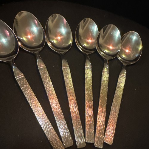 Oneida dessert spoons - x,