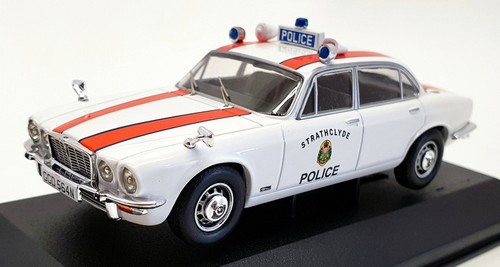 Corgi scale police car - 1/43,