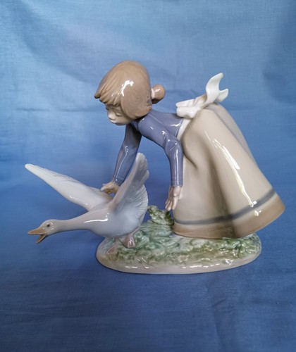 Lladro wild goose - wild, chase