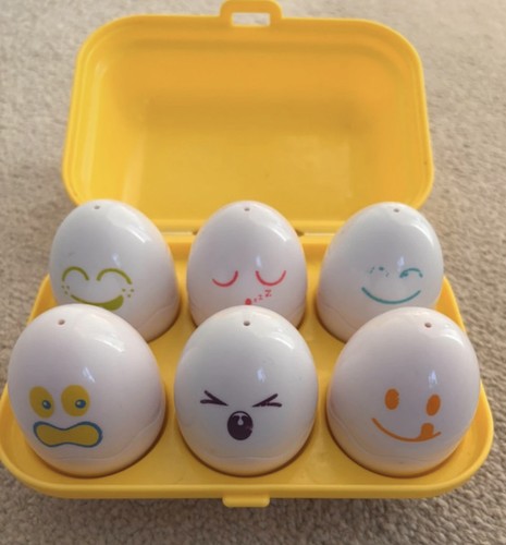 Tomy hide squeek - hide, eggs