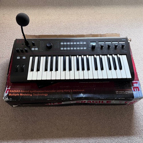 Korg synthesizer - korg,