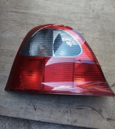 Rover taillight passengers - 25,