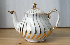Vintage Sadler Cream & Gold Swirl Porcelain Teapot Mid Century Small 12 cm Tall