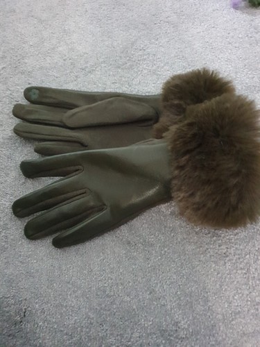Beautiful green fur - fur, cuff