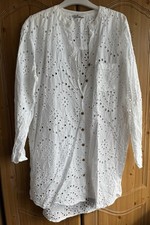 Ladies broiderie anglais beach