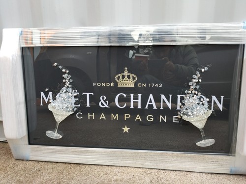 Moet and chandon - moet,