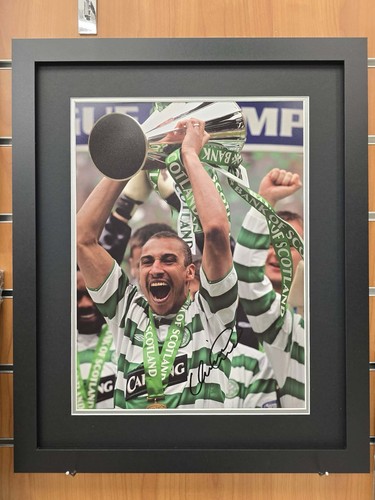 Henrik larsson signed - henrik, &
