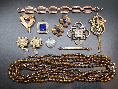 Vintage costume jewelry lot - jewelry,
