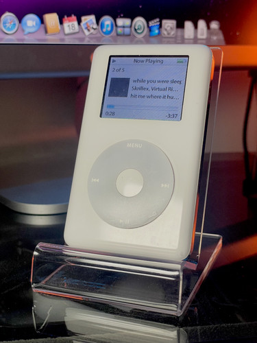 Apple ipod classic - apple, photo