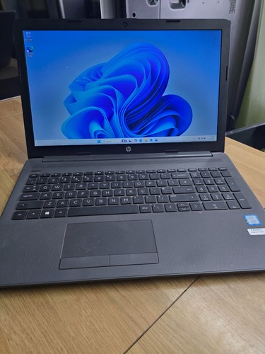 Good cond 250 - 250, 15.6"