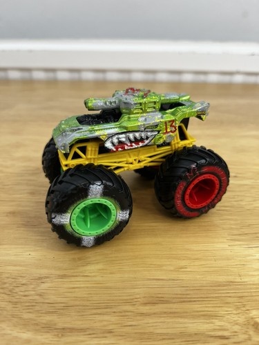 Hot wheels monster trucks - hot,